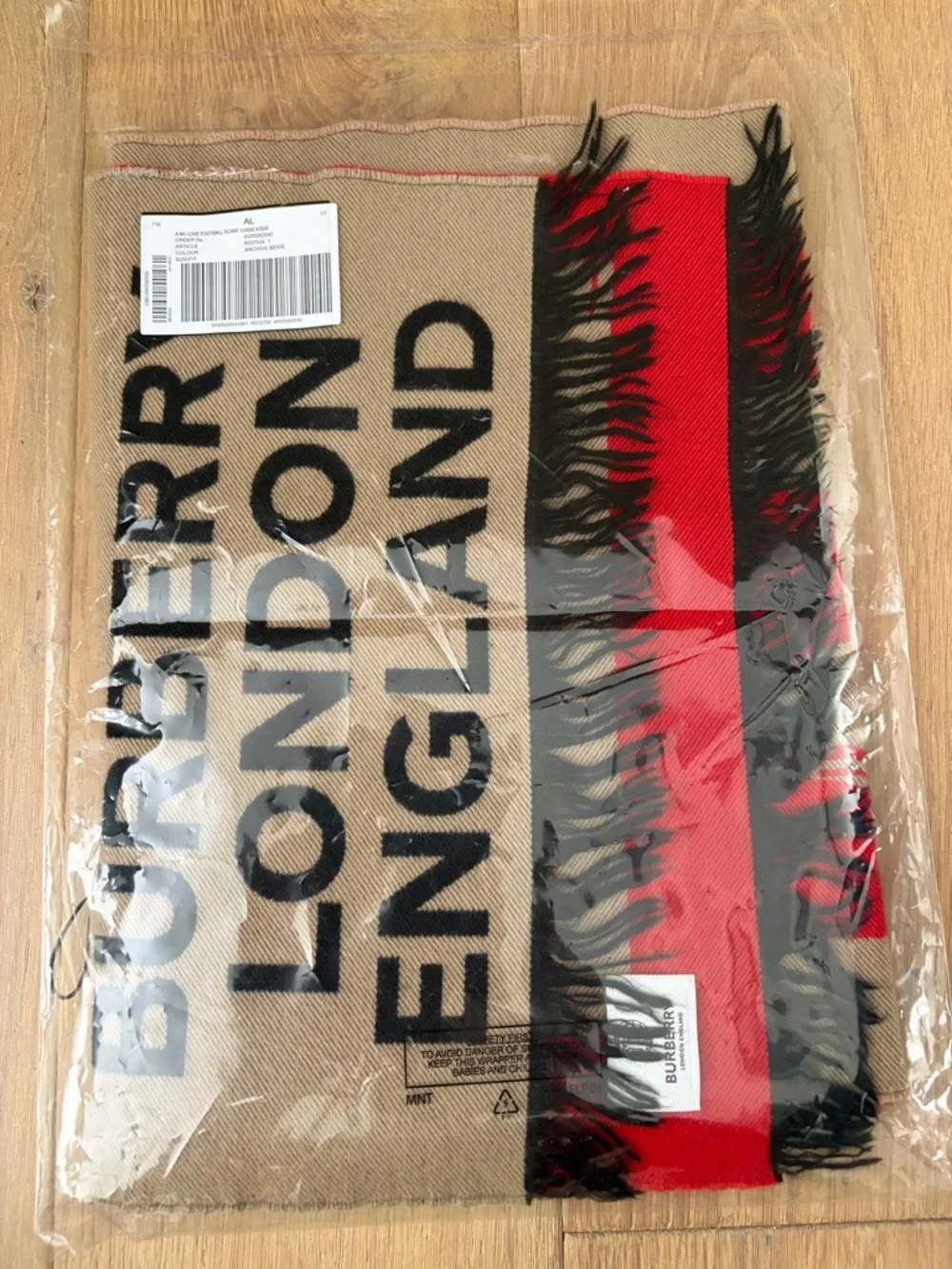 Burberry LOVE wool football scarf